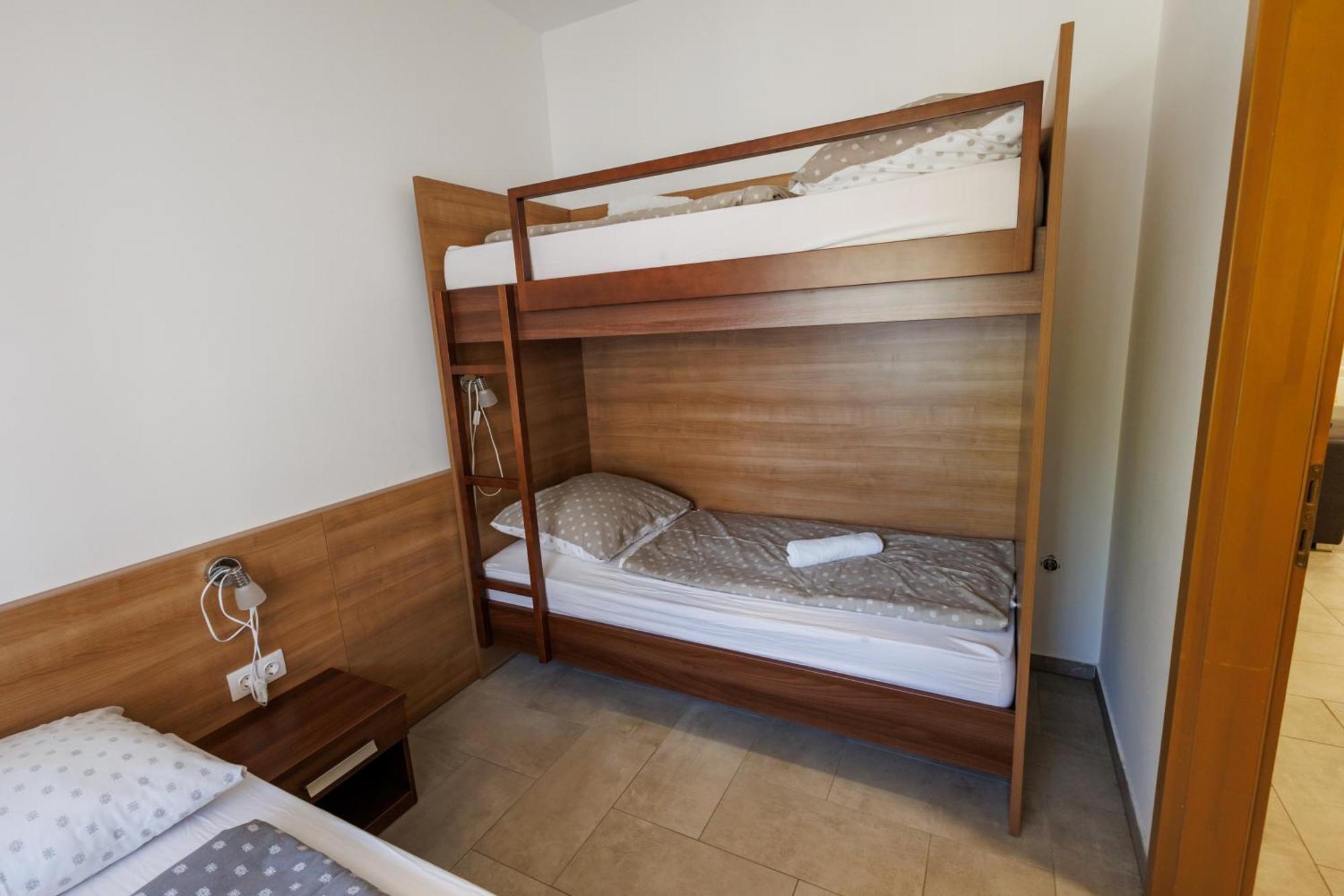 Jacht Apartmanok Balatonfured Bagian luar foto