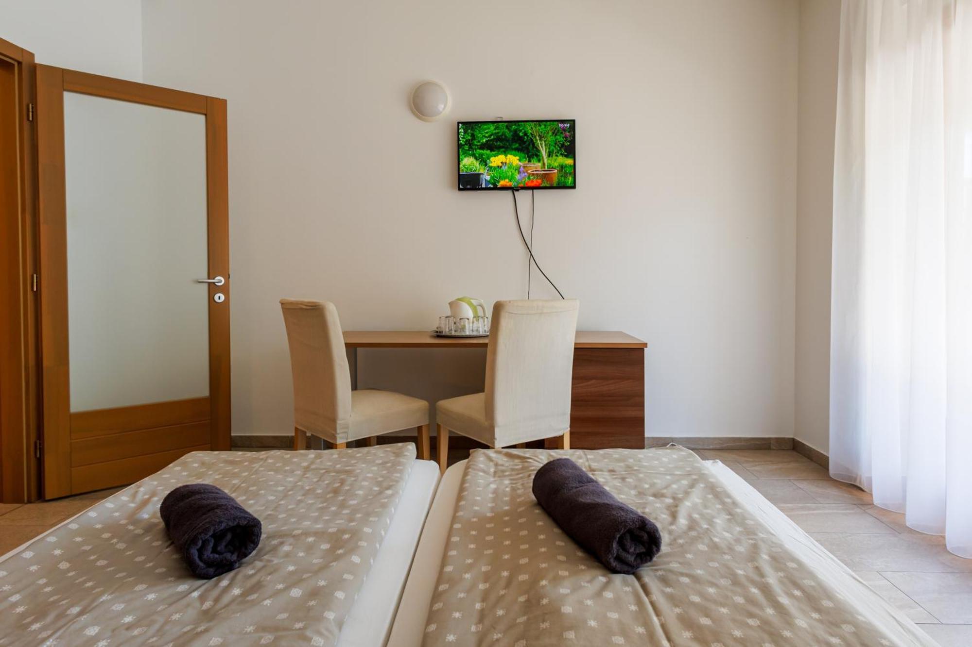Jacht Apartmanok Balatonfured Bagian luar foto