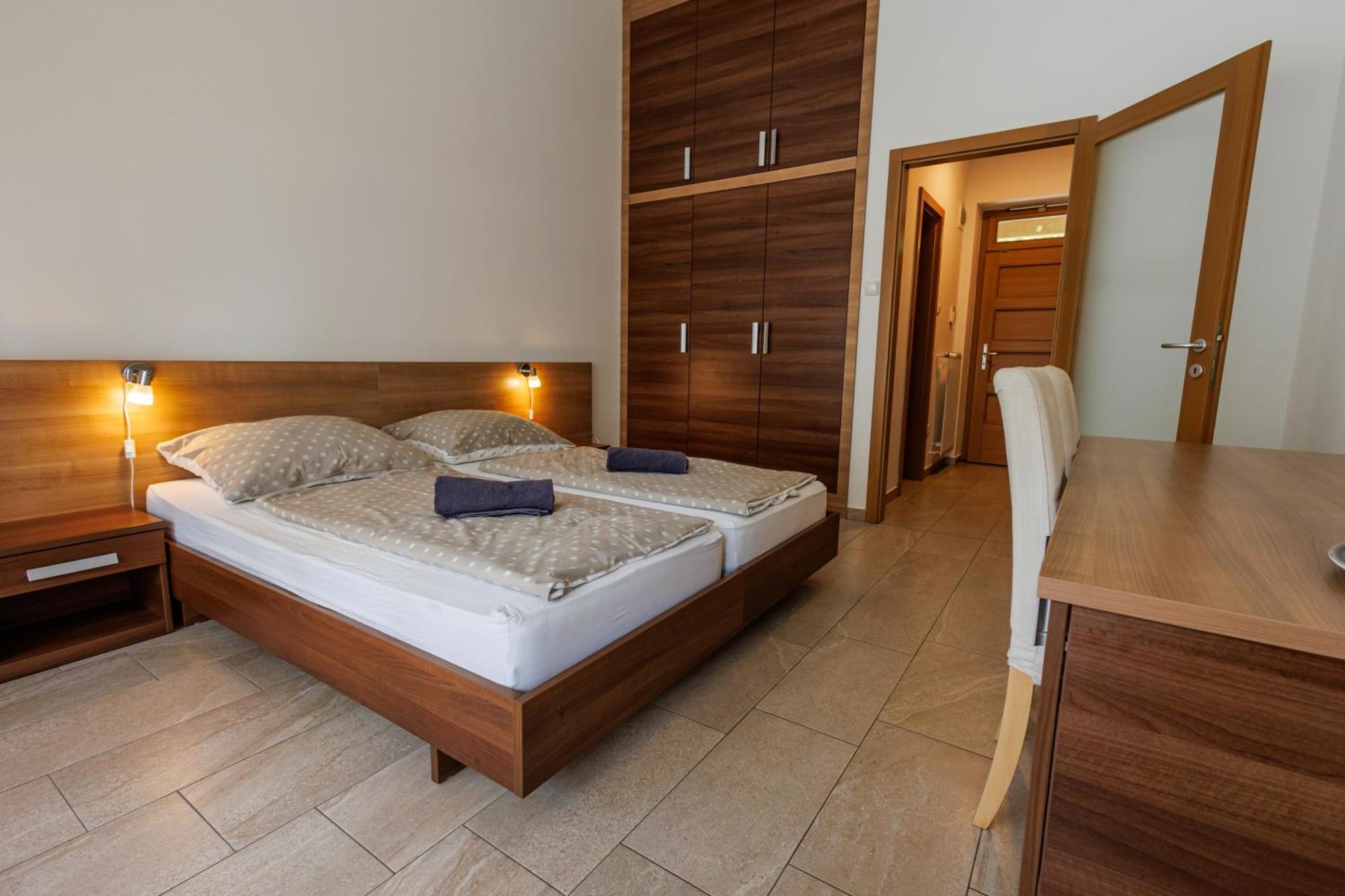 Jacht Apartmanok Balatonfured Bagian luar foto