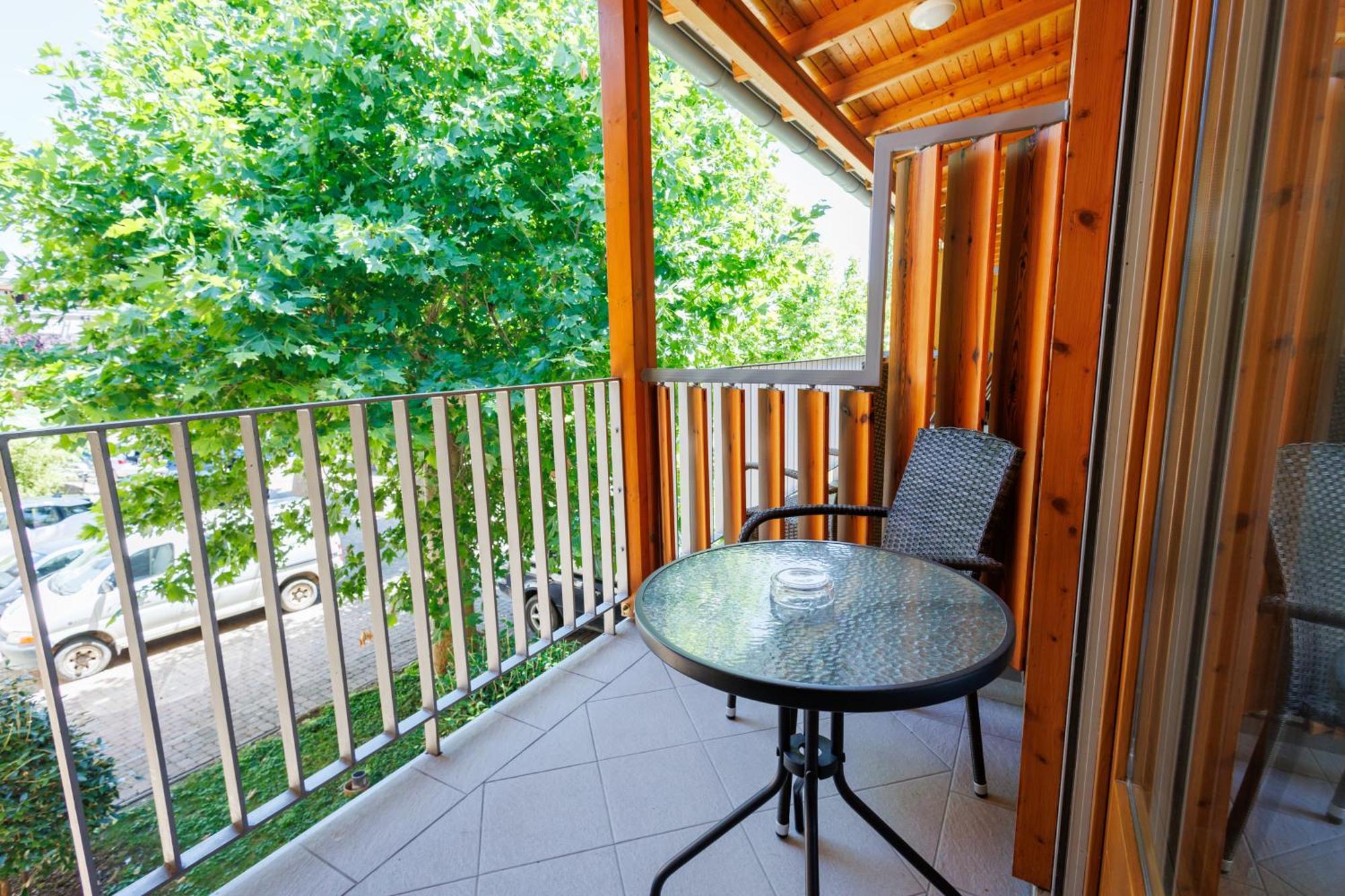 Jacht Apartmanok Balatonfured Bagian luar foto
