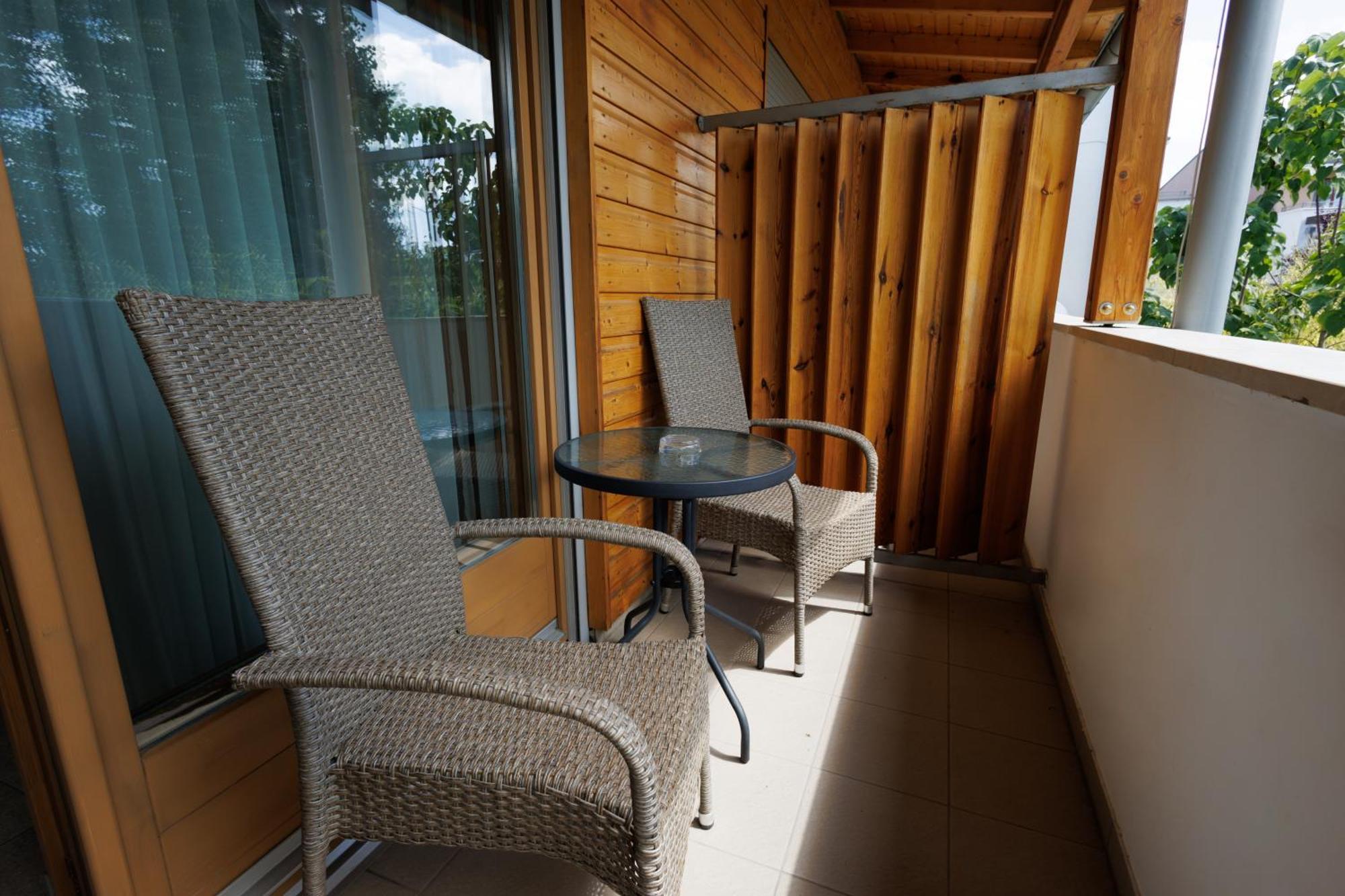Jacht Apartmanok Balatonfured Bagian luar foto
